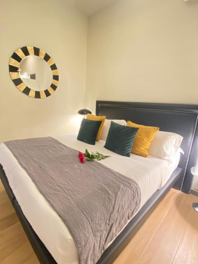 Intomilan Galleria Duomo I Boutique & Design Aparthotel Bagian luar foto